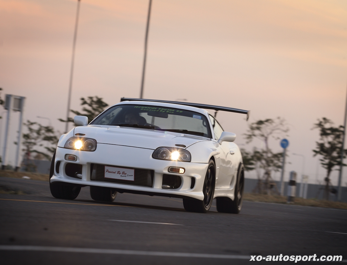 Supra_POWERED_BY_BEE_RACING_SERVICE_open supra01-02