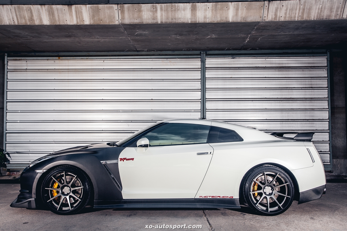 r35 carbon tkf 02