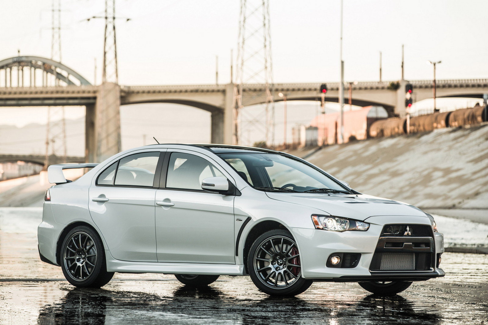 2015-mitsubishi-lancer-ev-14_1600x0w